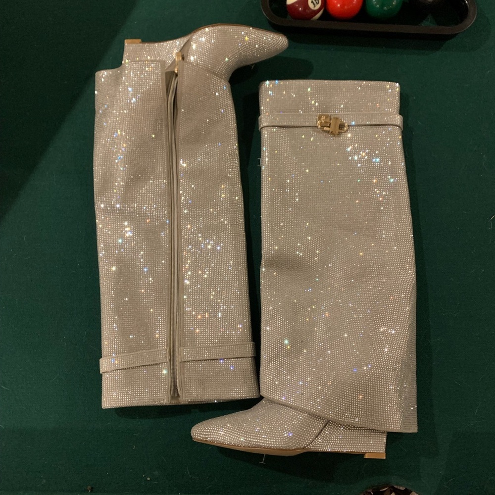 Shark boots